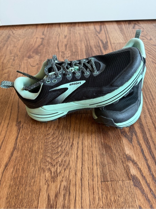 Brooks Shoes - Brooks Black and Mint Green Low-Top Trail Sneakers